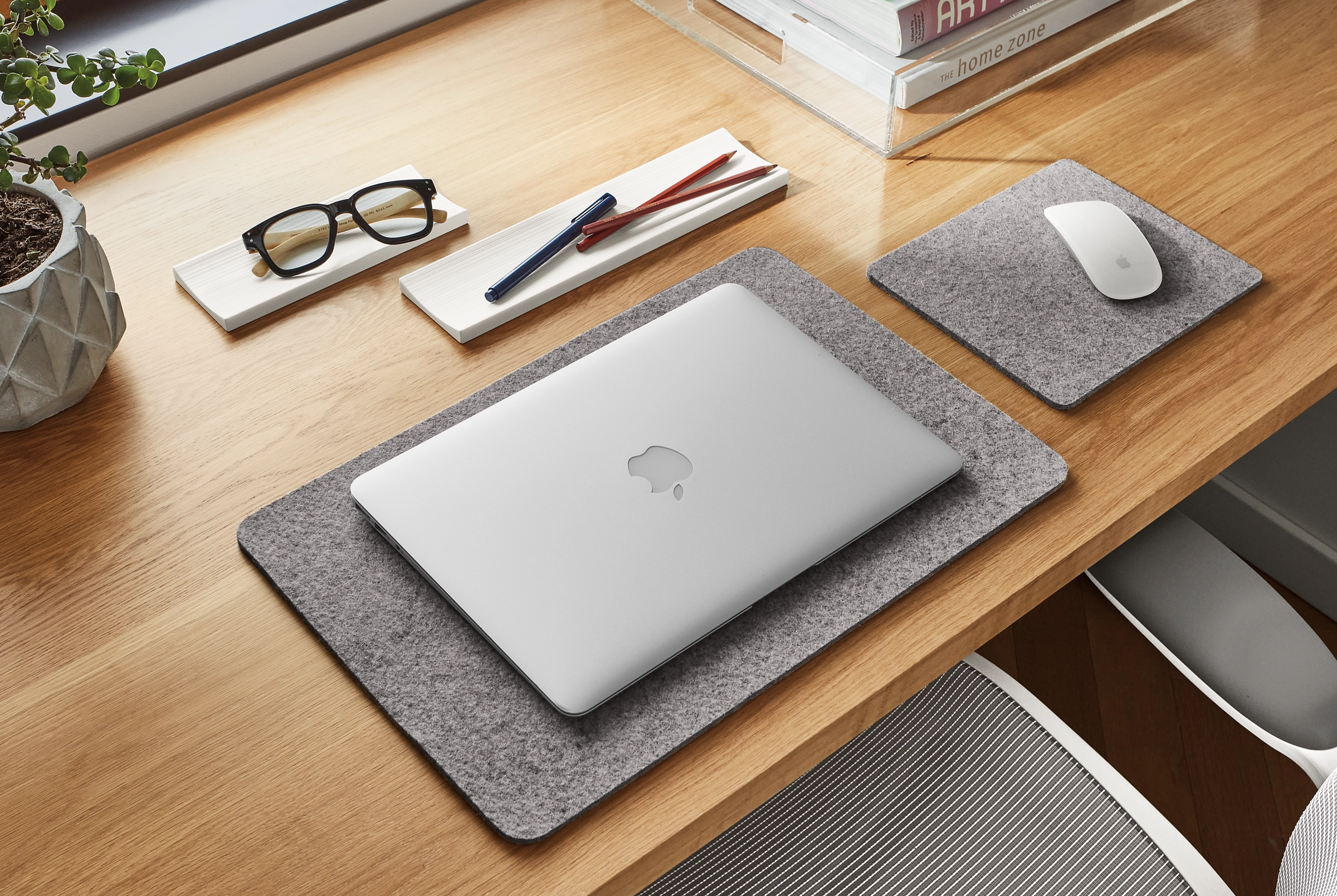 Callahan 2-Piece Desk Set 4 Callahan 2-Piece Desk Set - Image 2