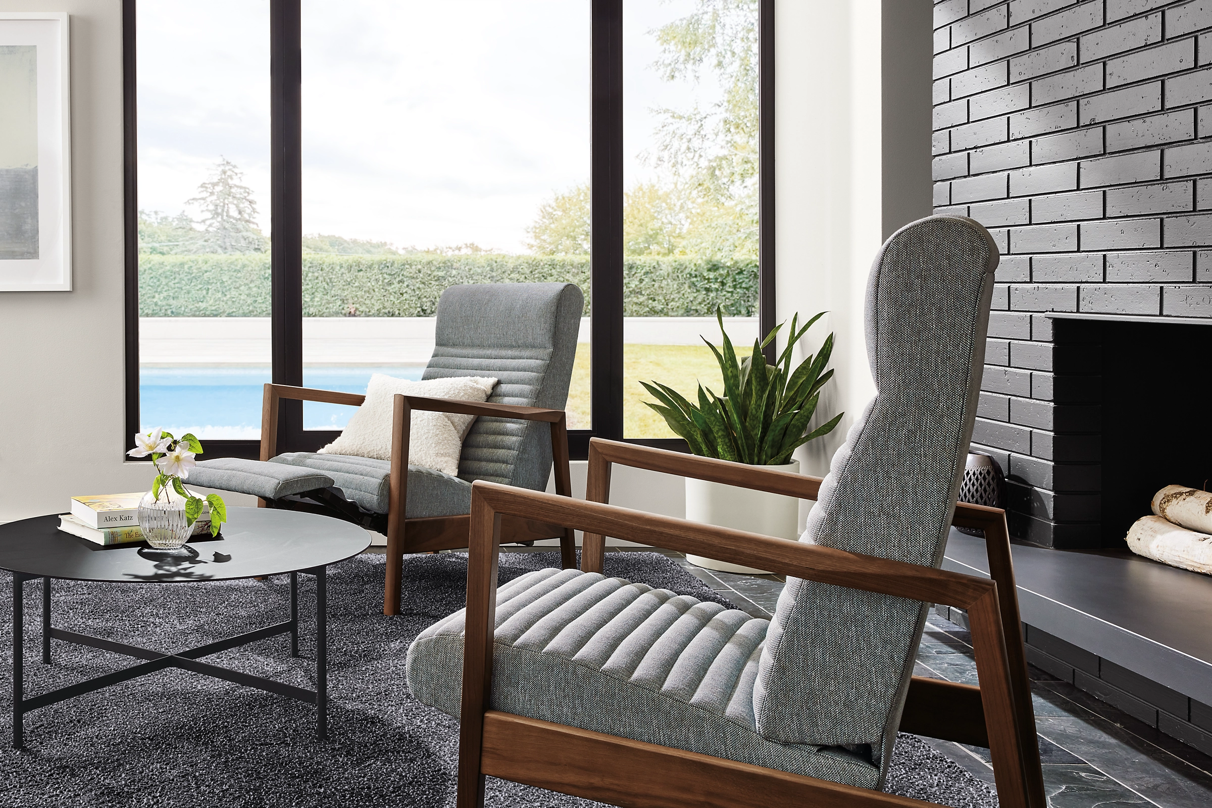 Nilsen Recliner With Wood Base 6 Nilsen Recliner With Wood Base - Image 4