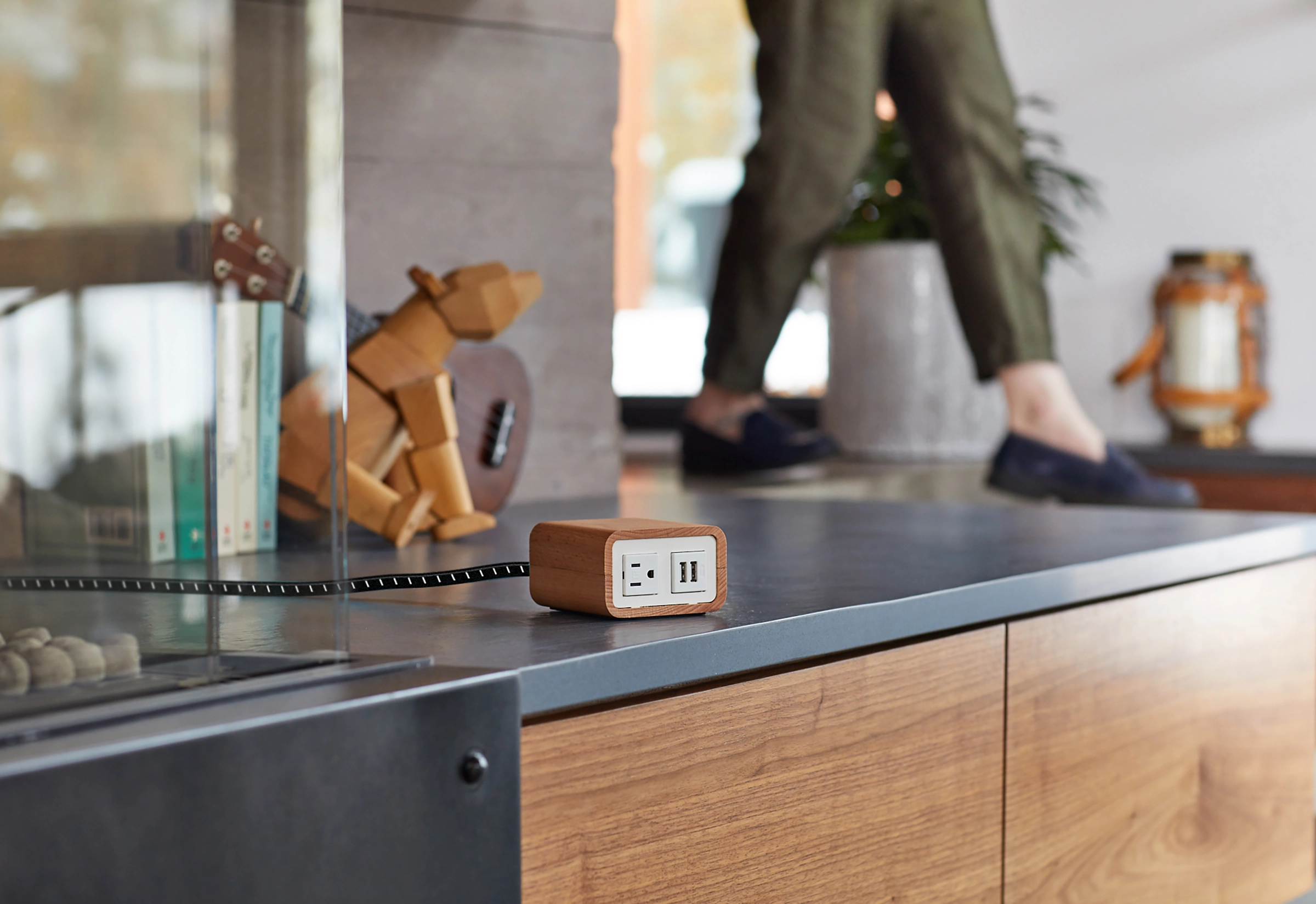 Willow Tabletop Power & Charging Outlet 5 Willow Tabletop Power & Charging Outlet - Image 3